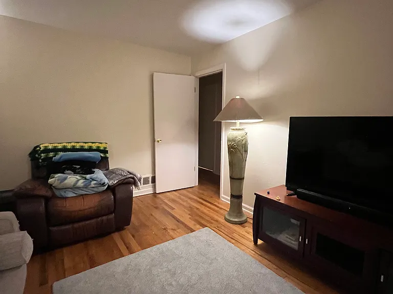 240 Habersham Dr — Photo 13