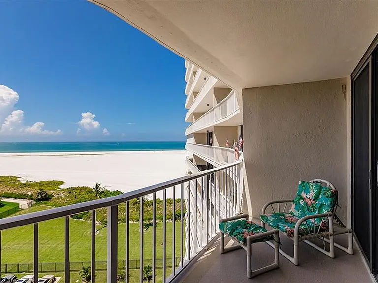 260 Seaview Ct #904 — Photo 1