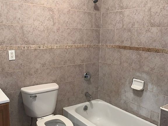 4th image of 9317 197th St Fl 1
