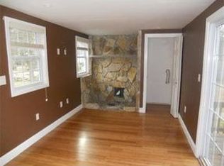 42 Walnut St, Foxboro, MA 02035