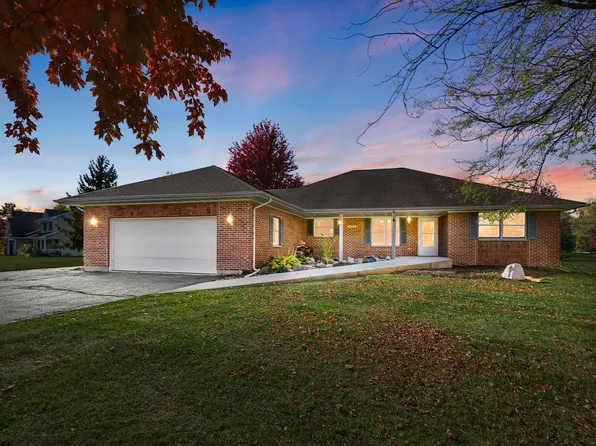 10201 Fox Bluff Ln, Spring Grove, IL 60081