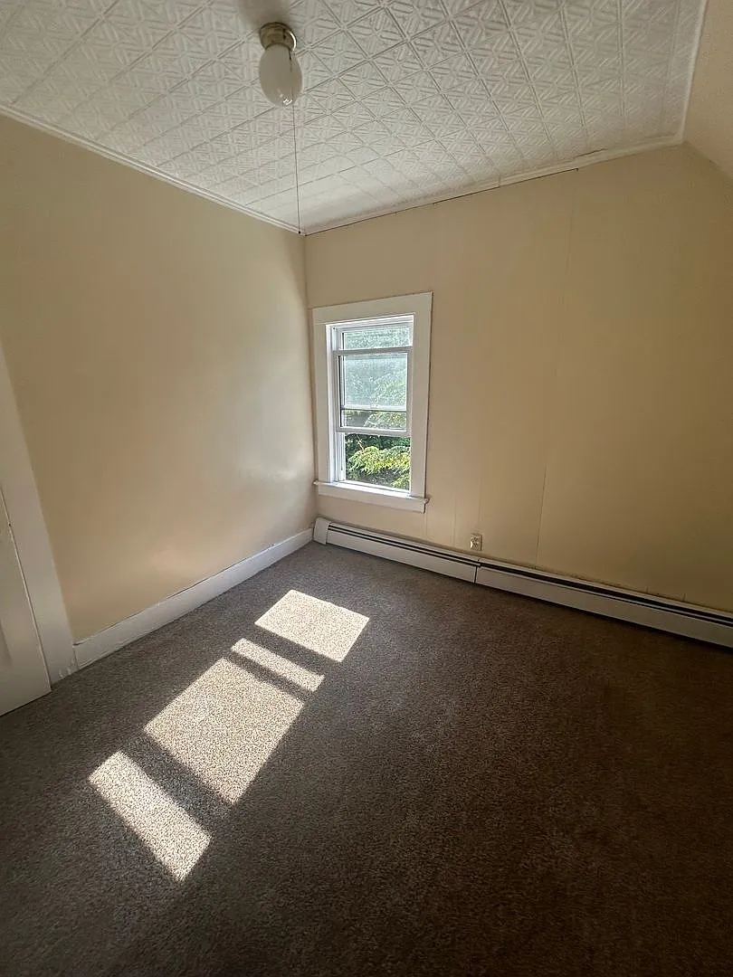 5 Oak Street - Meriden — Photo 2