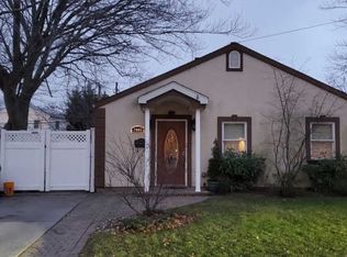 2999 Fortesque Ave, Oceanside, NY 11572