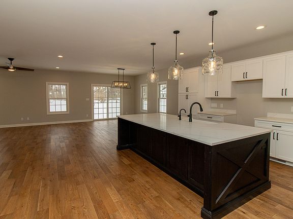 3rd image of 12751 Creekside Dr