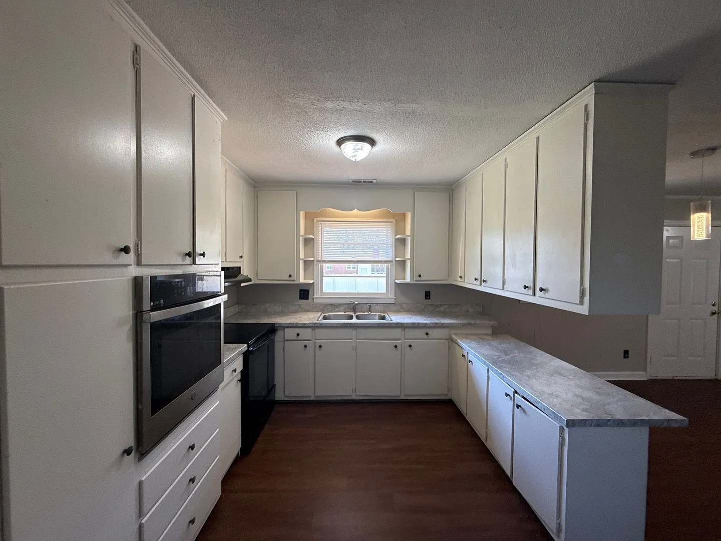 A0972-401 Jenny Street — Photo 4