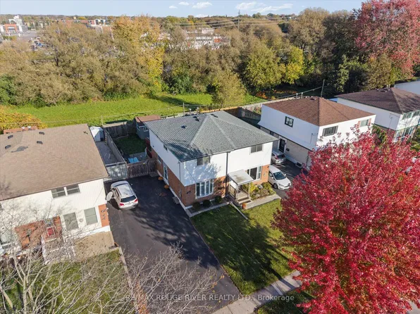 297 Durham Ct, Oshawa, ON L1J 5R5