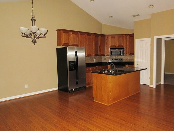 5th image of 200 Hatteras Dr