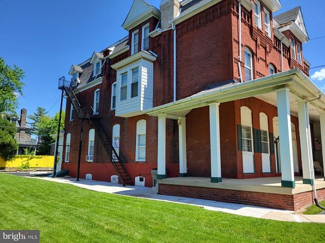 320 E 19th St Chester PA | Zillow