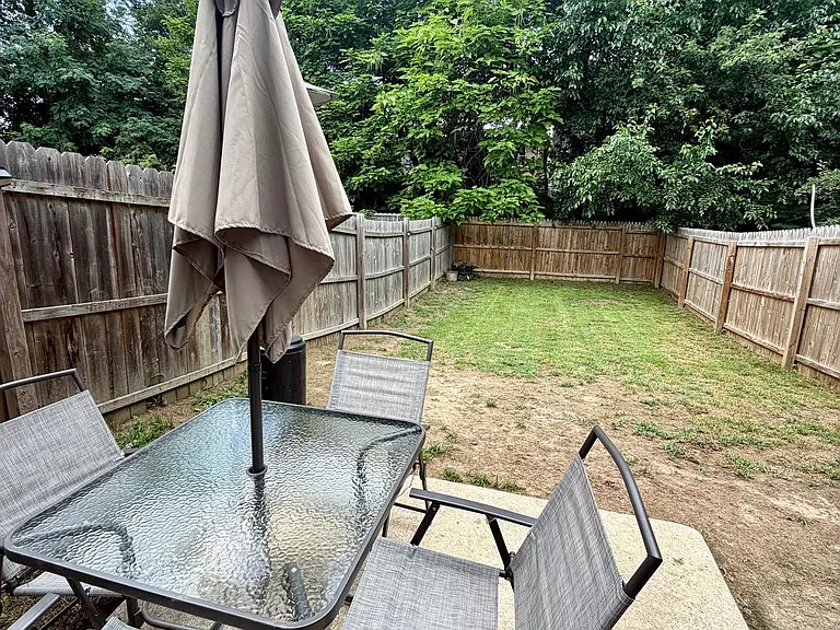 415 Strathaven Ct — Photo 20