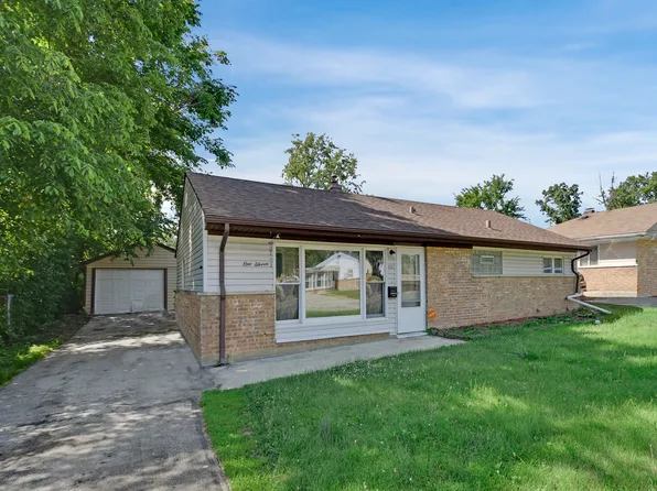 111 Shabbona Dr, Park Forest, IL 60466