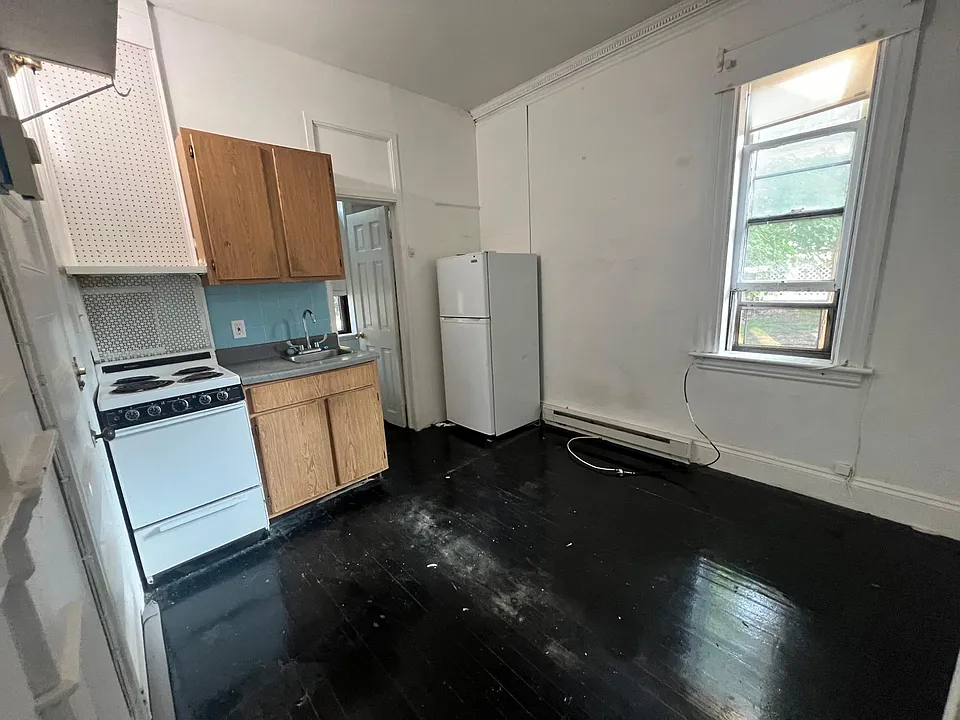 83 Englewood Ave #2A