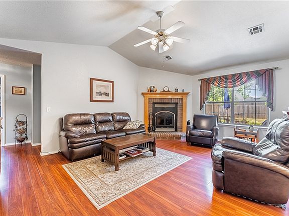 2nd image of 2805 SE 3rd St