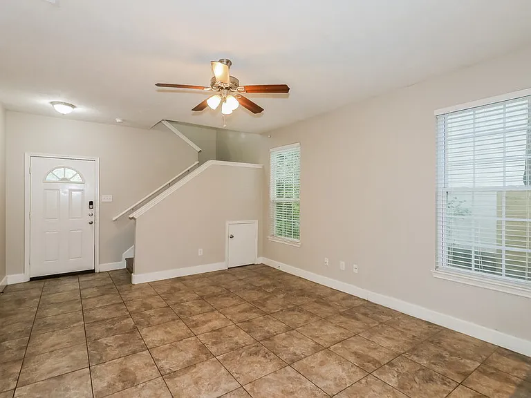 6607 Dickson Way — Photo 5
