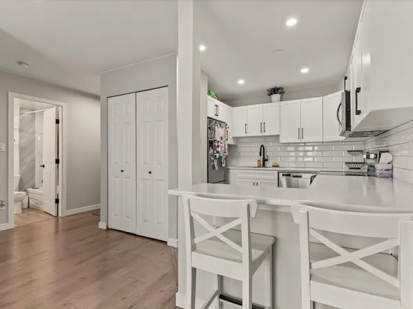45749 Spadina Ave #211, Chilliwack, BC V2P 1T5