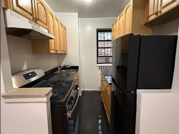 315 East 56th Street image 5 of 6