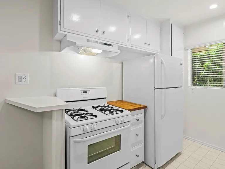1226 McClellan Dr #12 — Photo 12