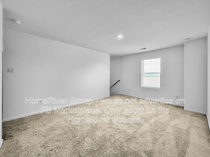 4 bed, 2.5 bath, 2039 sqft, $2,295 — Photo 4
