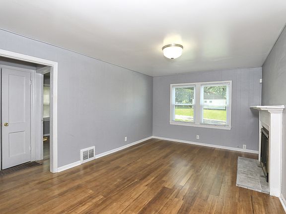 4th image of 8015 Tracy Ave