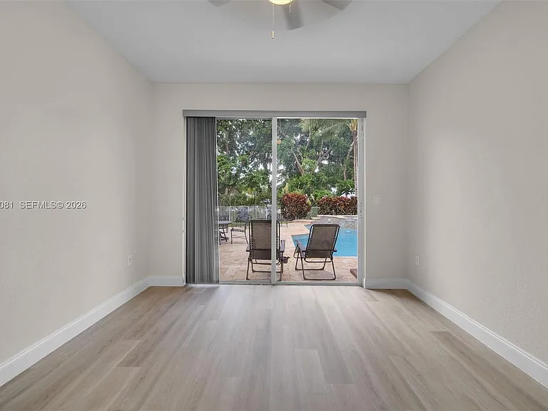16310 Paddock Ln — Photo 35