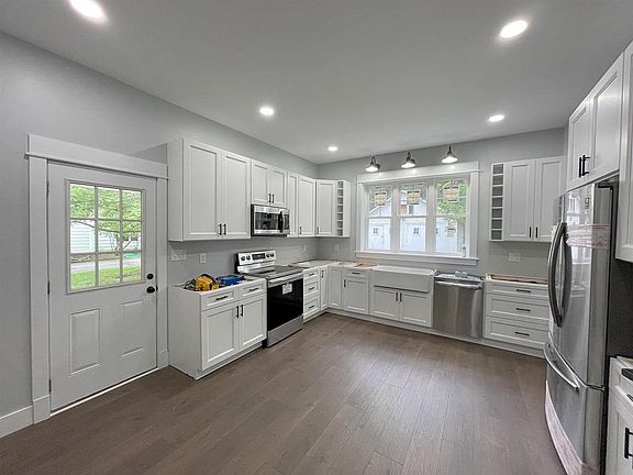 3rd image of 67 Pierrepont Ave