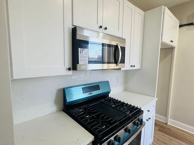 863 Avenue C — Photo 20