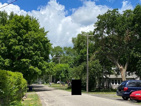 4th image of 2964 Seebaldt Ave