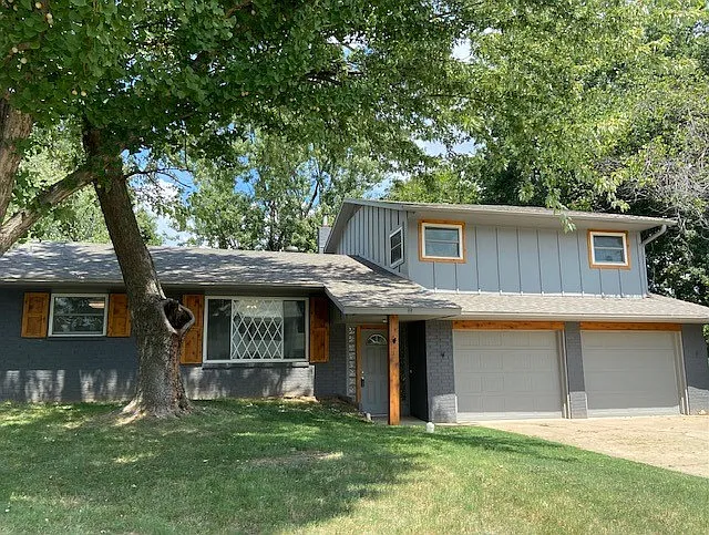 2202 Monticello Ave