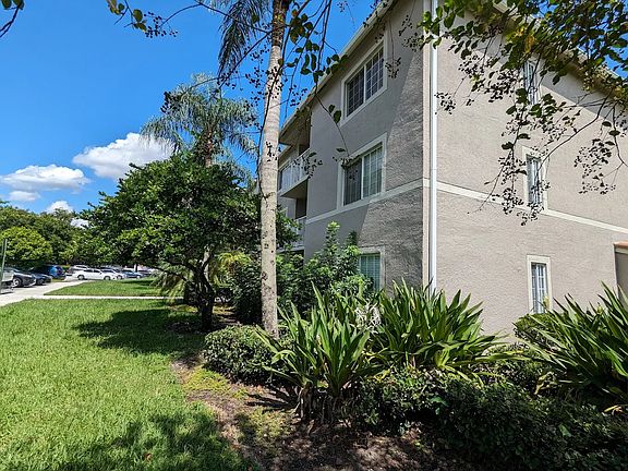 4th image of 5061 Wiles Rd APT 103