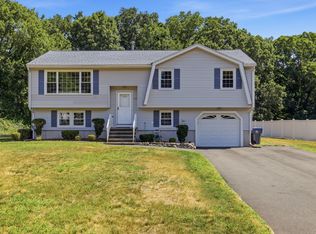 121 Rolling Ridge Ln, Methuen, MA 01844
