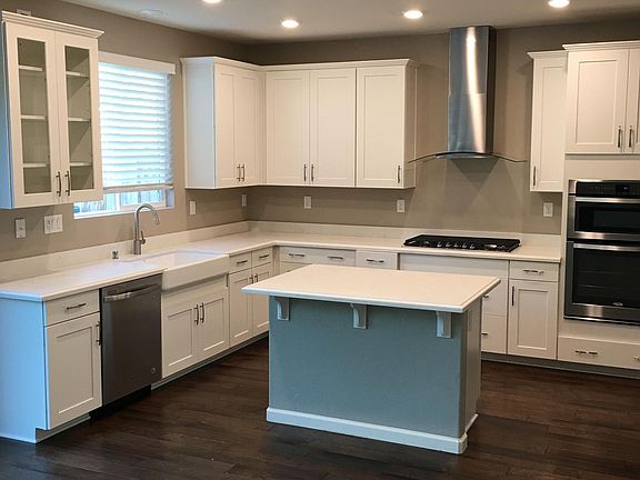 2nd image of 4752 Sweeney Cir