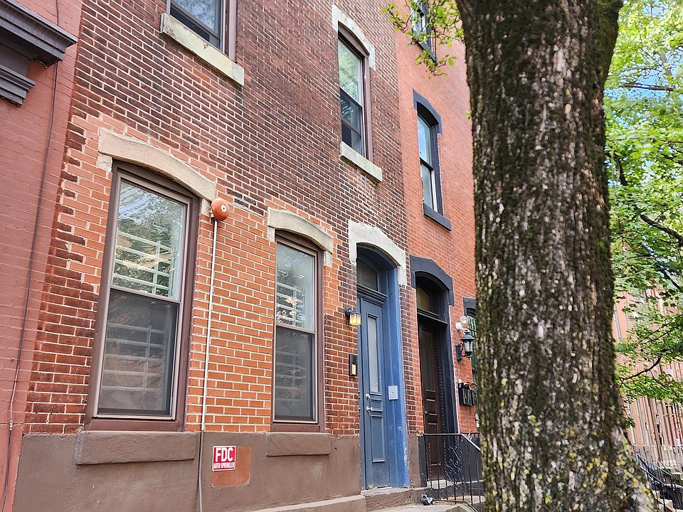 2nd image of 1704 W Diamond St #1F