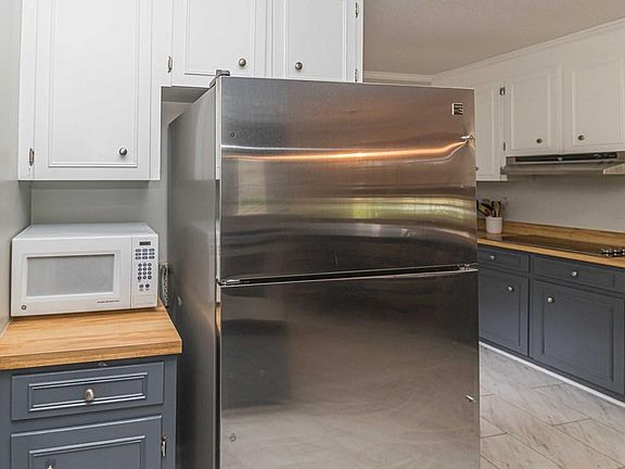 5th image of 107 Amblewood Ln