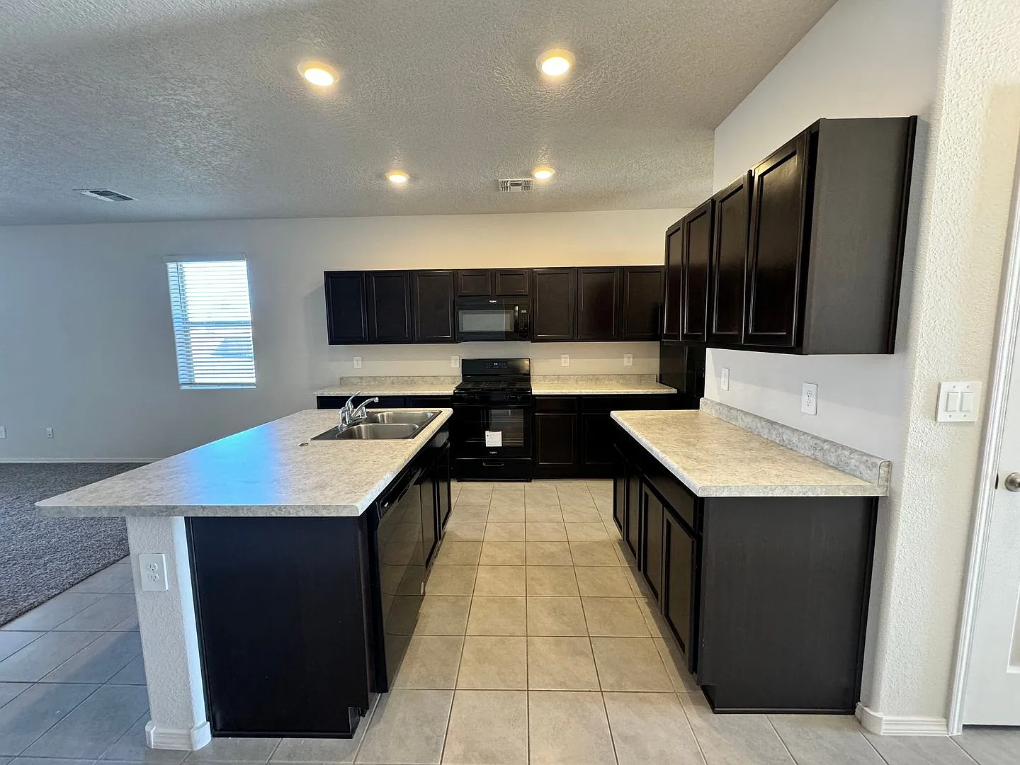 3 Bed 2 Bath Energy Efficient Home! — Photo 4