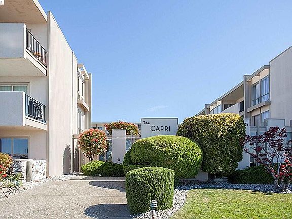 2nd image of 1825 Shoreline Dr APT 101