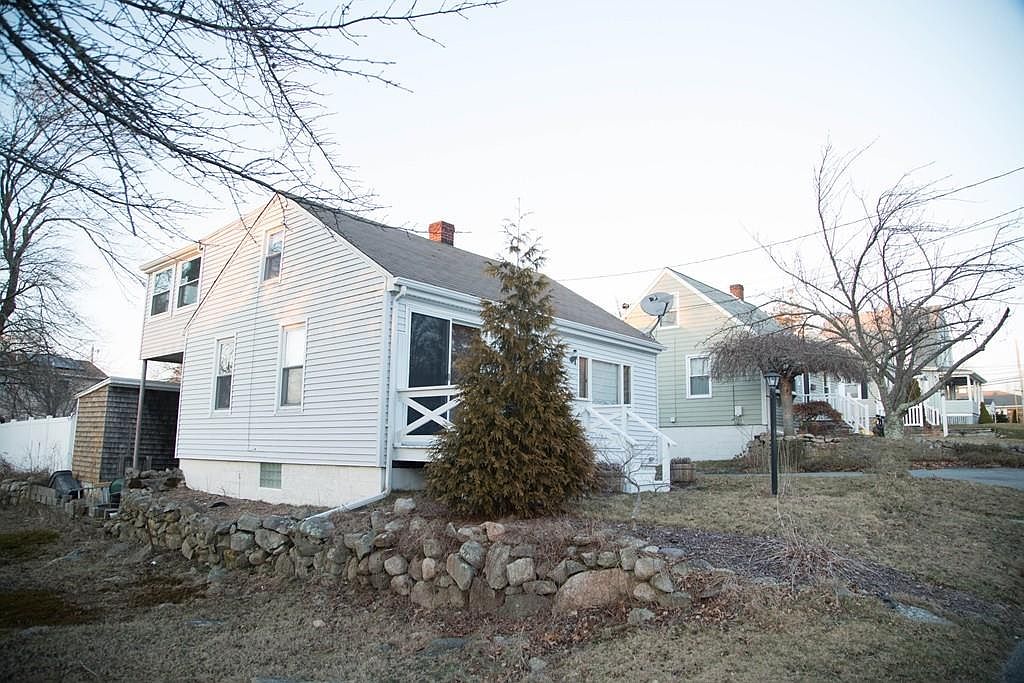 1025 Sassaquin Ave, New Bedford, MA 02745 Zillow
