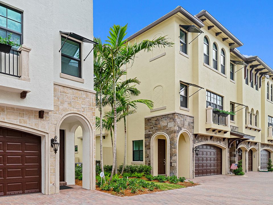 Luxurious Townhomes