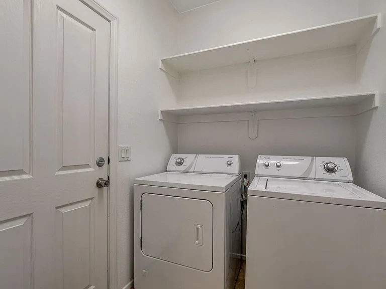 9215 Horseshoe Basin Ave — Photo 37