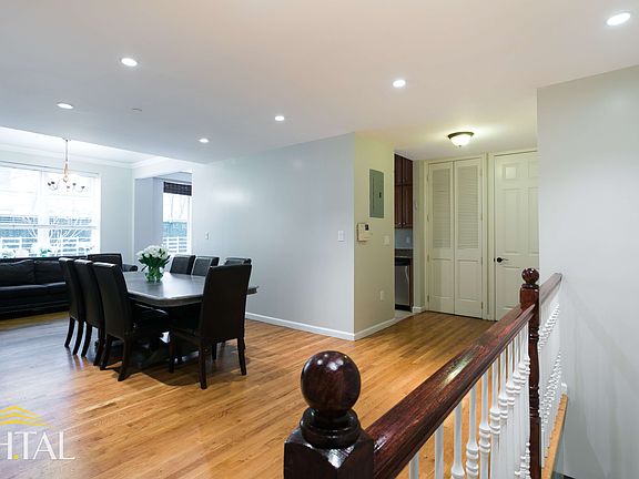 4th image of 575 E New York Ave APT 1B