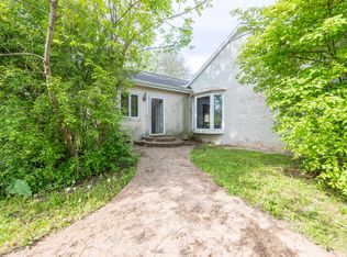 6925 S Lovers Lane Rd, Franklin, WI 53132