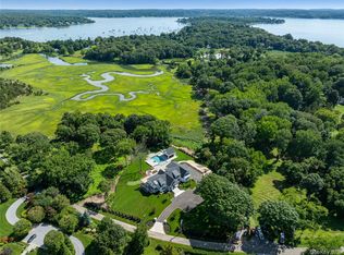 220 Beach Rd, Centre Island, NY 11771