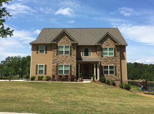 147 Westwood Lake Dr, Newnan, GA 30263