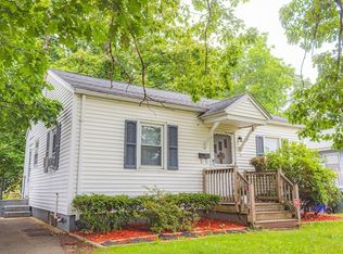 24 Price St, Springfield, MA 01104