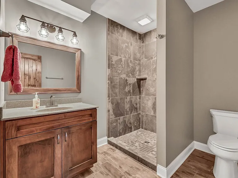 213 John Duke Tyler Blvd — Photo 33
