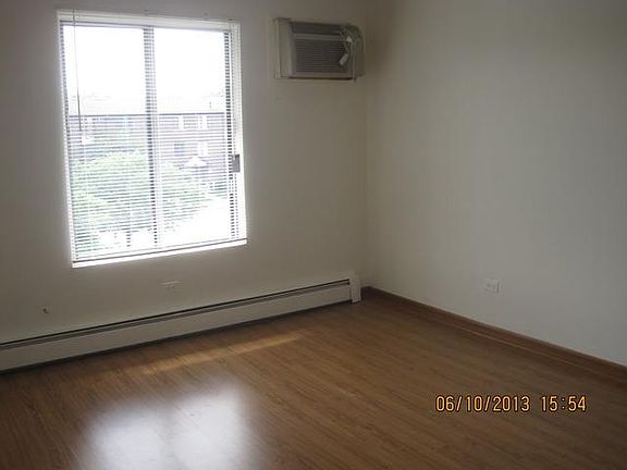 3rd image of 1005 Centurion Ln APT 10