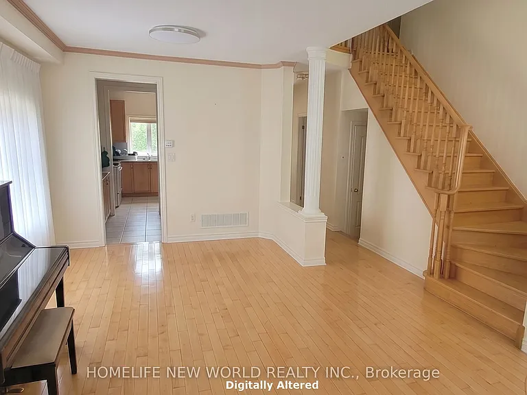 118 Gemini Cres — Photo 4