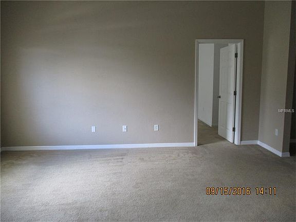 4th image of 143 Aurora St