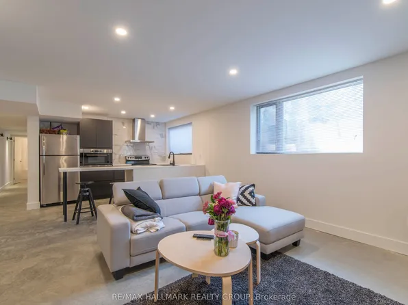 49 Chippewa Ave, Ottawa, ON K2G 1X8