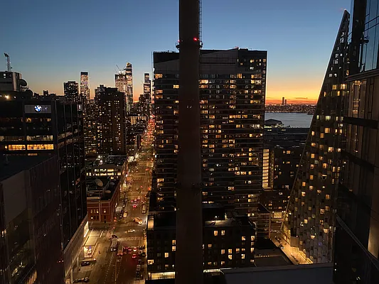 Rented by Compass | media 40