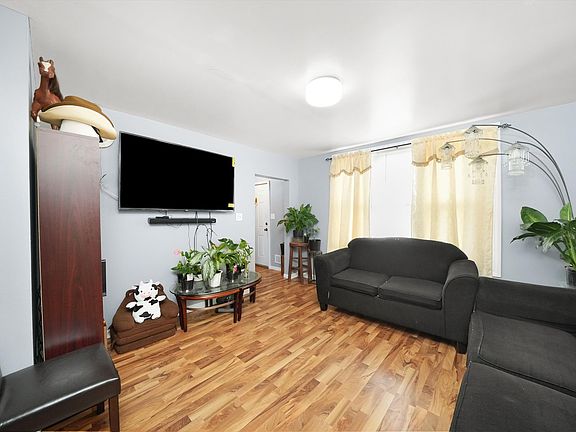 5th image of 3234 S 48th Ct