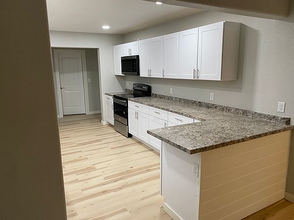 5th image of 357 S F St